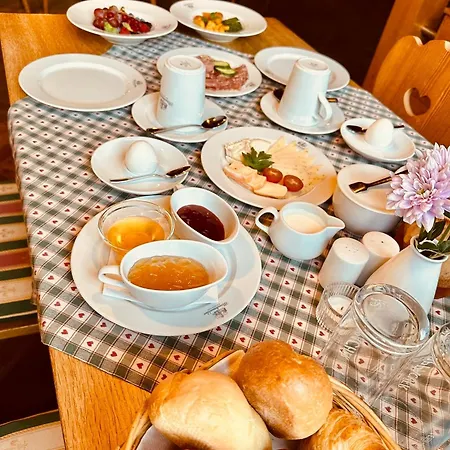 Moenchswalder Bergbaude Bed and Breakfast *